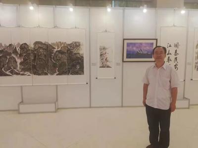 国策智库专家李德伟参观上海政协 观摩领导作品，共话文化艺术交流